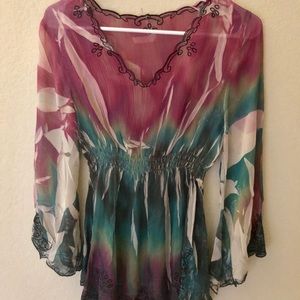 Cute blouse with long sleeves